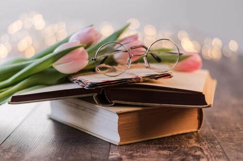 цветы, тюльпаны, розовые, книги