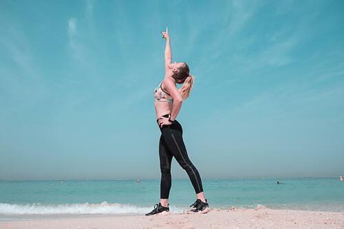 спорт, фитнес, спортивный зал, девушка, песок, море